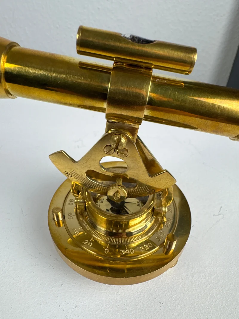 Télescope de table avec alidade (Laiton)