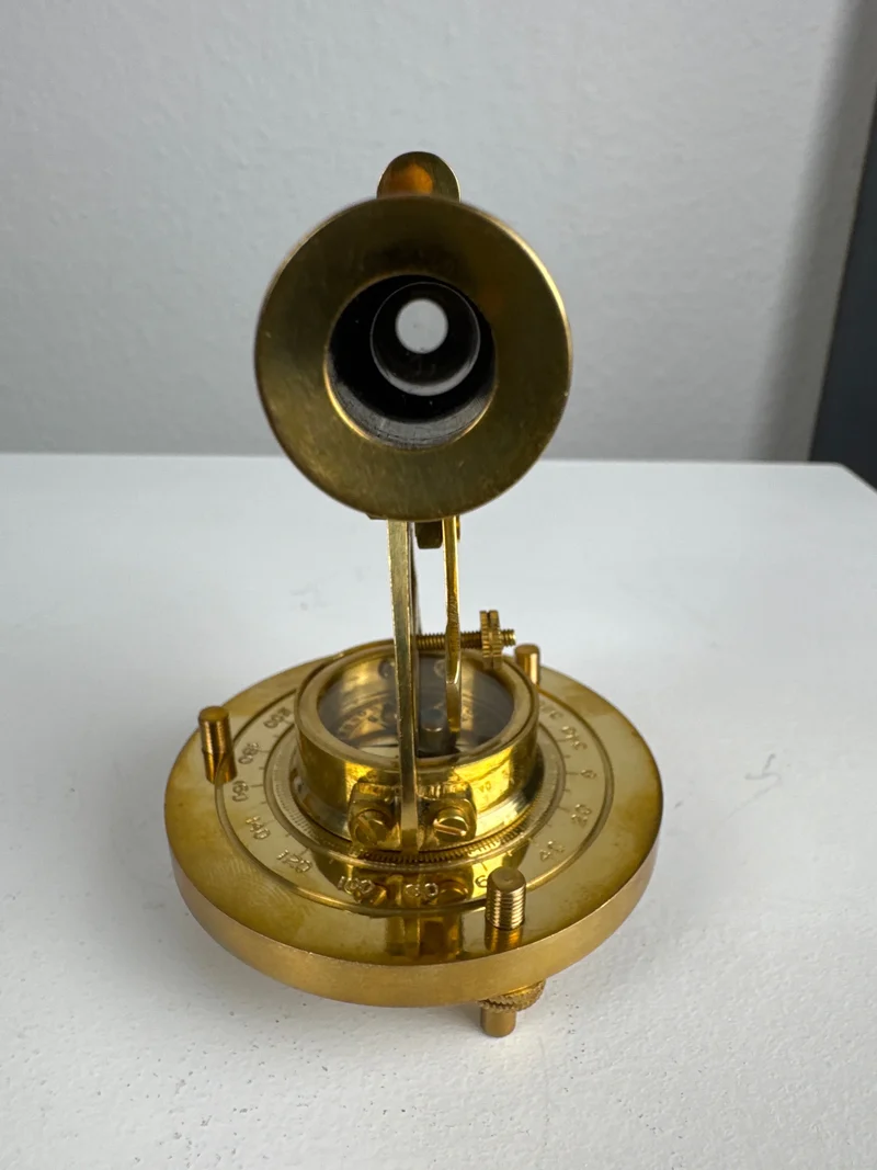 Télescope de table avec alidade (Laiton)