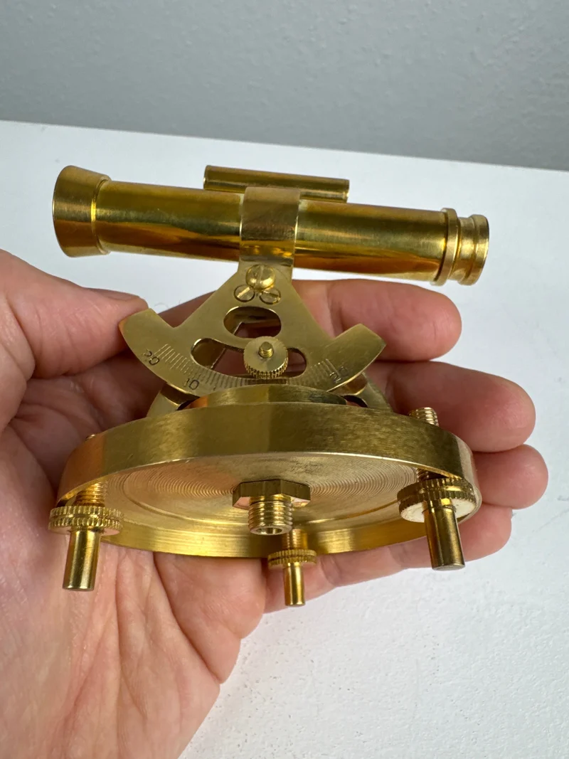 Télescope de table avec alidade (Laiton)