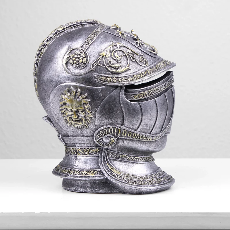 Tirelire en forme de casque médiéval de chevalier (Sculpture moulé à froid)