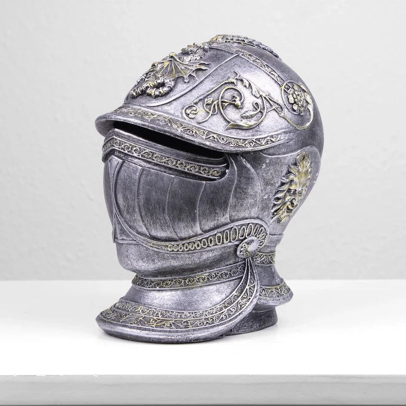 Tirelire en forme de casque médiéval de chevalier (Sculpture moulé à froid)