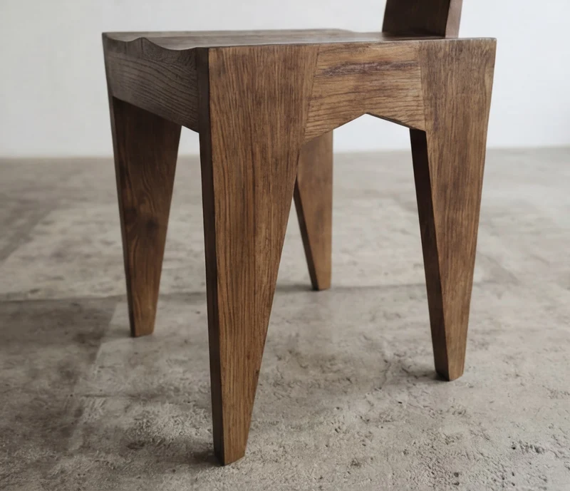 T CHAIR