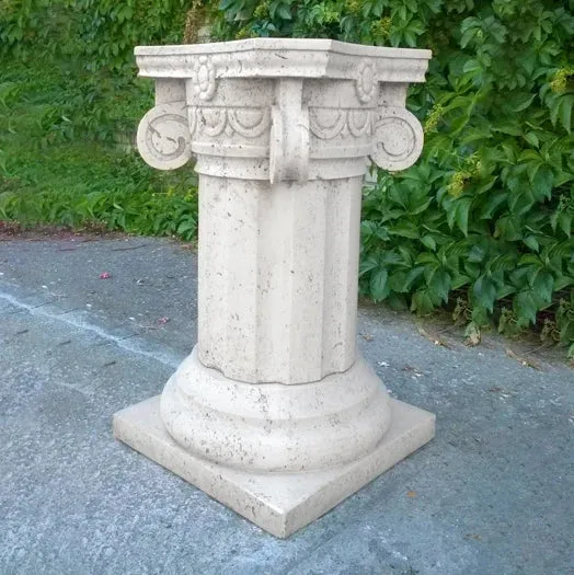 Colonne ionique romaine - grande sculpture en marbre blanc