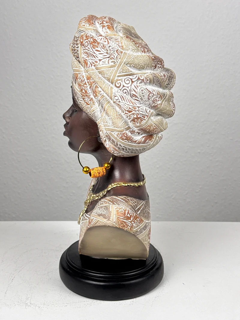 Buste de Femme Africaine (Blanc et Or)