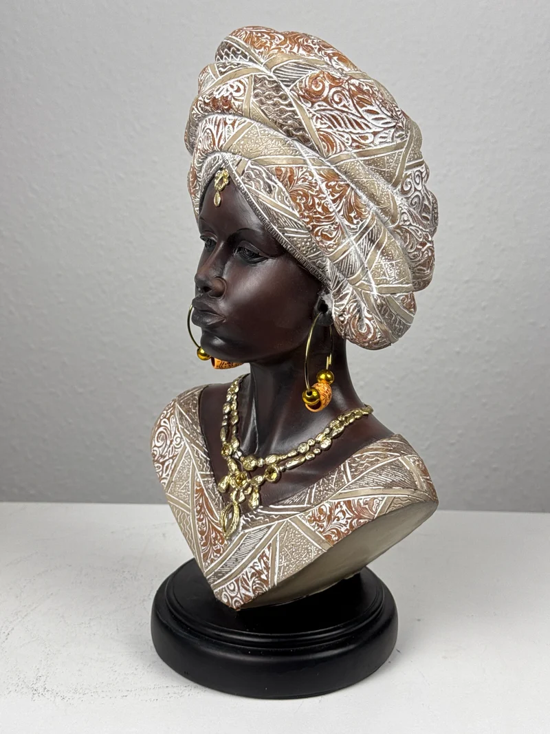 Buste de Femme Africaine (Blanc et Or)