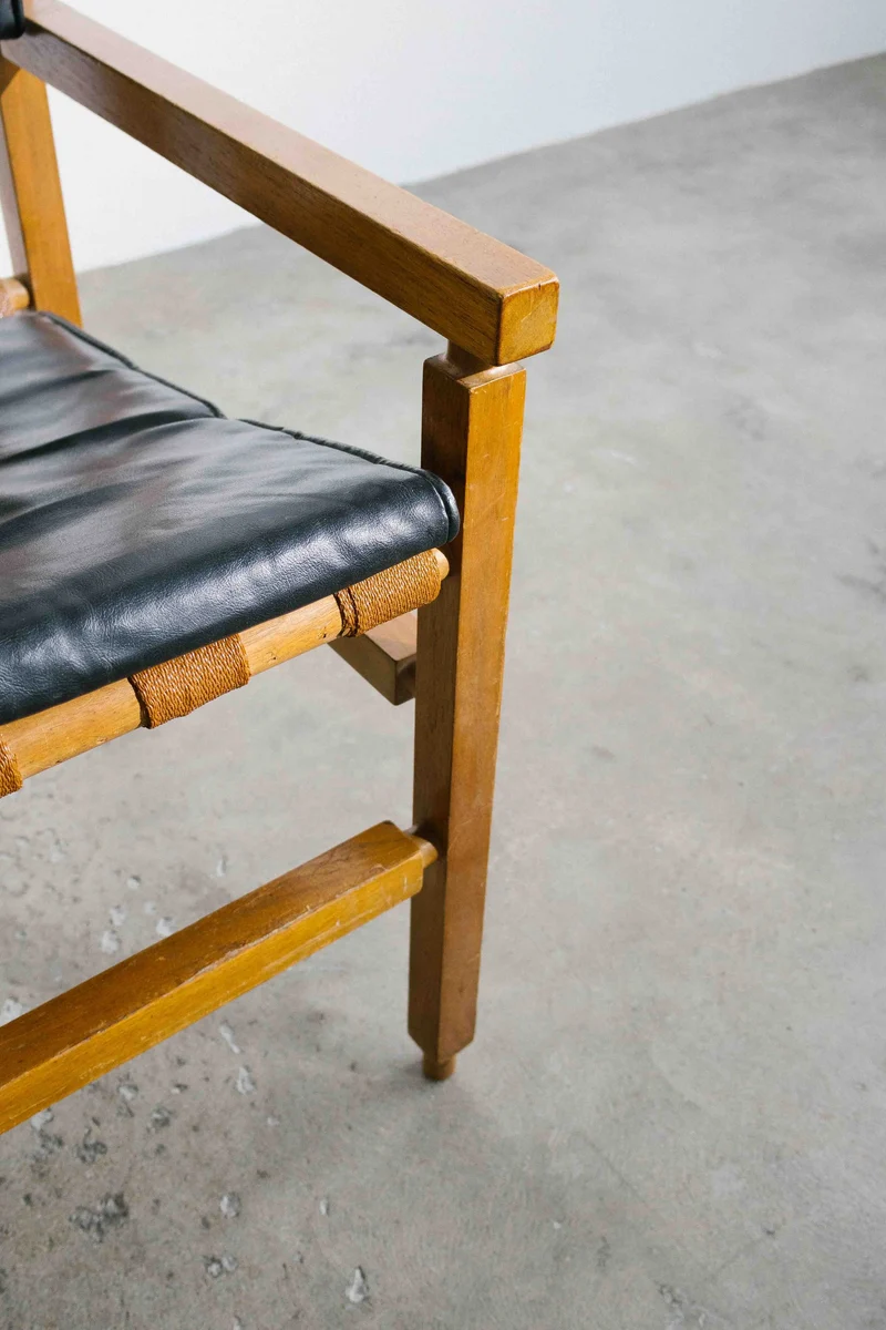 Architects Lounge Chair in Leather and Pine