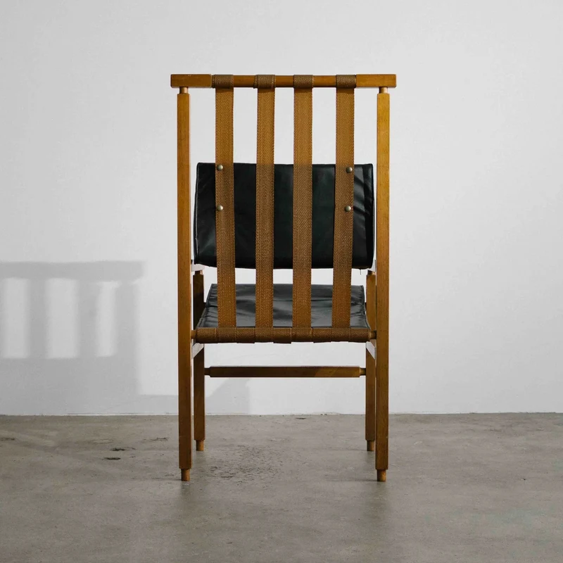 Architects Lounge Chair in Leather and Pine