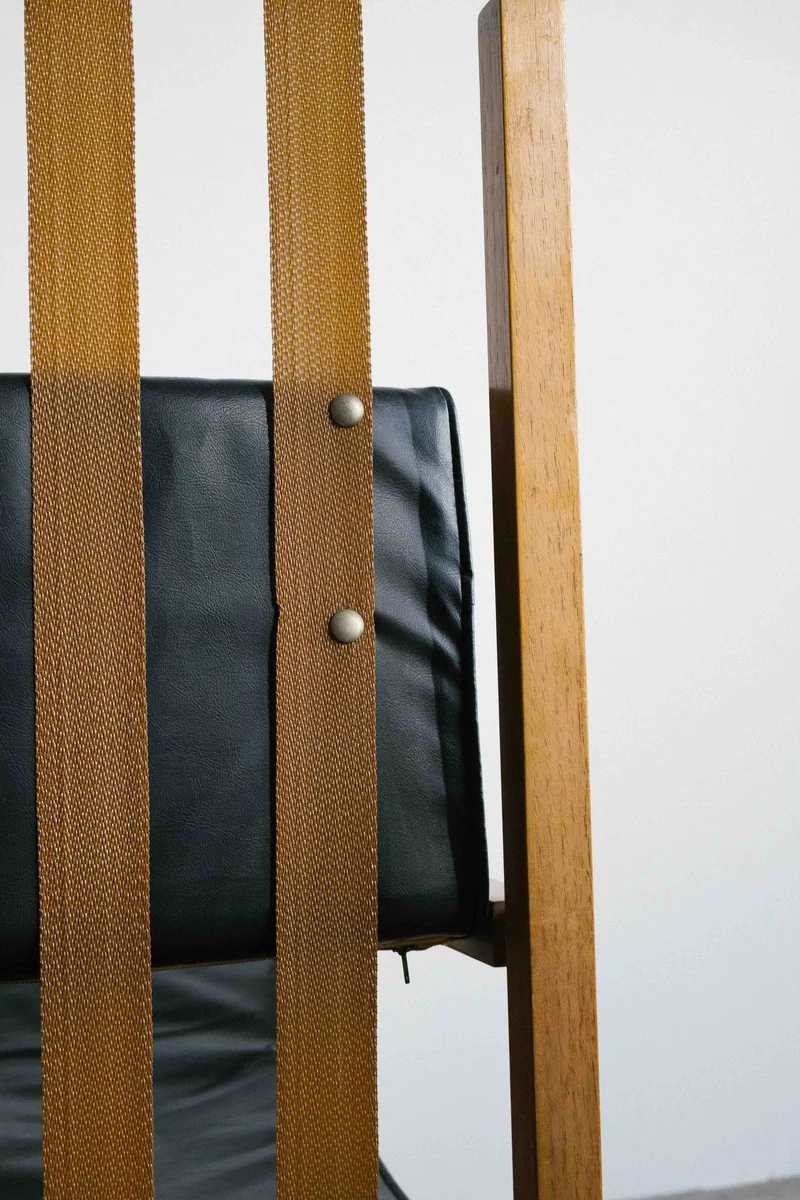 Architects Lounge Chair in Leather and Pine