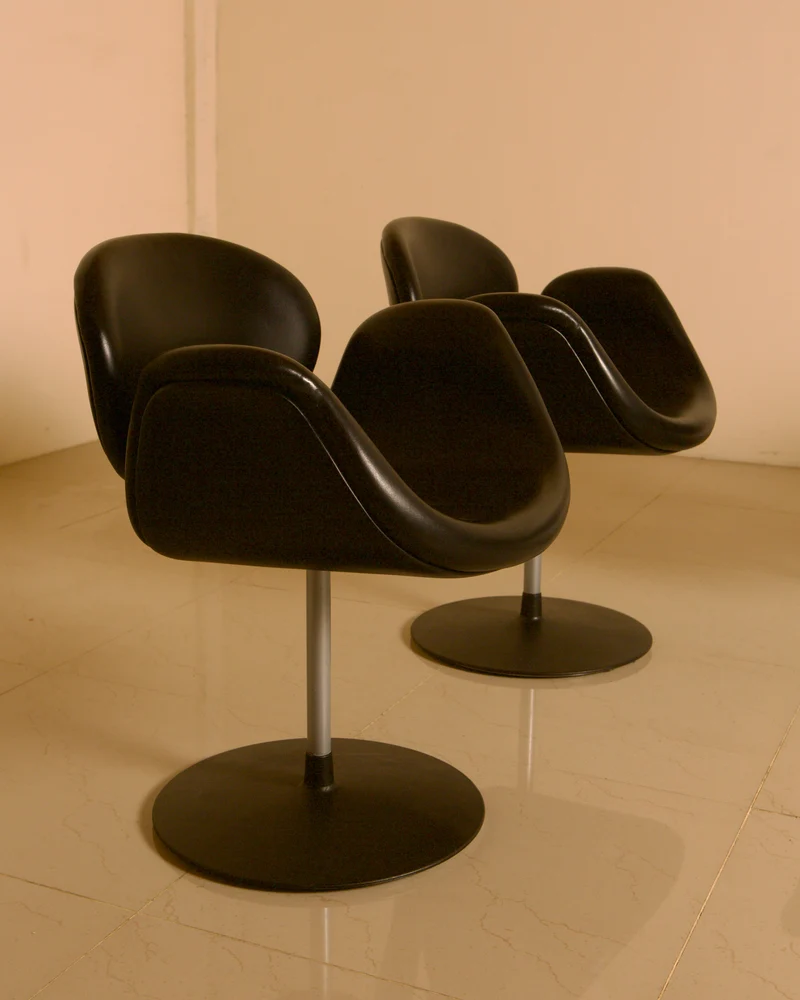 Set of 4 "Little Tulip" black armchairs by Pierre Paulin for Artifort 80s