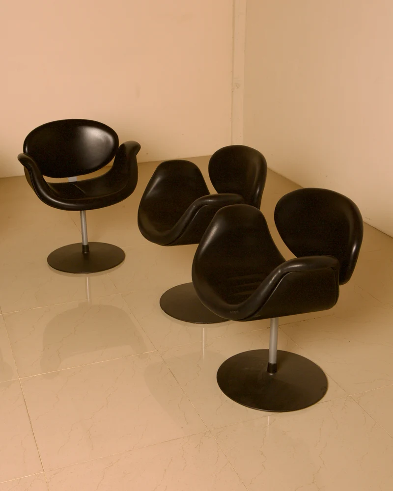 Set of 4 "Little Tulip" black armchairs by Pierre Paulin for Artifort 80s