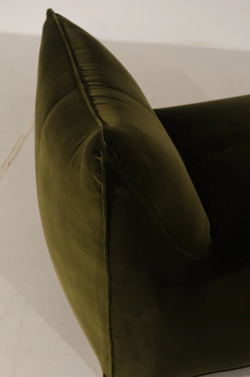 Le Bambole Chair by Mario Bellini for B&B Italia in emerald green velvet, Italy 1971