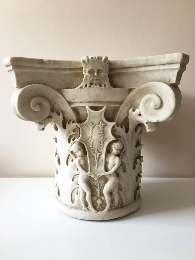 Chapiteau de la colonne toscane - grande sculpture en marbre blanc