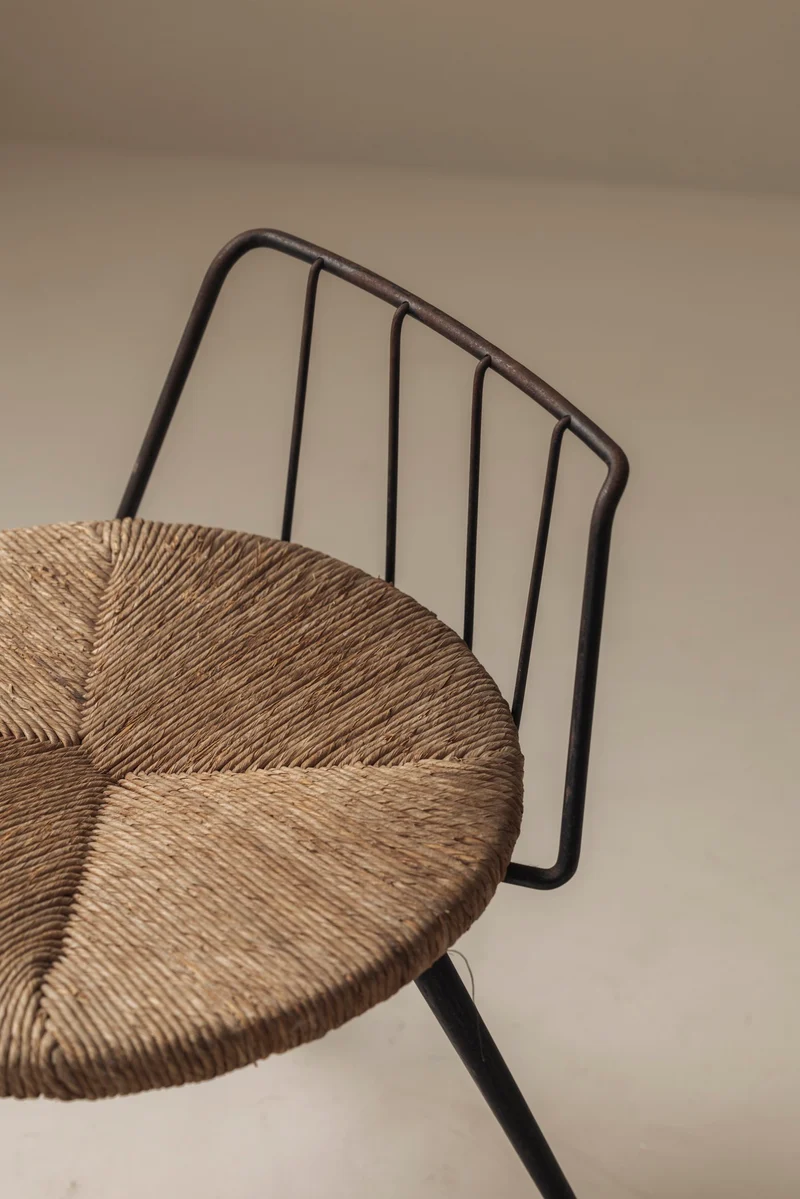 Rare French tripod stool in metal and rush, dating from the 1950s