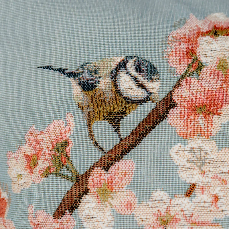 Coussin Bleu – Oiseaux et Fleurs de Cerisier (Tissage Jacquard)