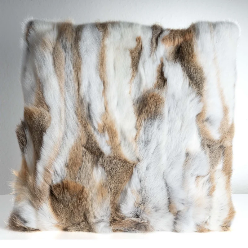 Coussin en Fourrure de Lapin Beige (Oryctolagus cuniculus)