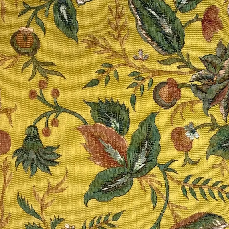 Coussin Jaune – Motif de Pivoines, Inspiration Toile de Jouy (Tissage Jacquard)