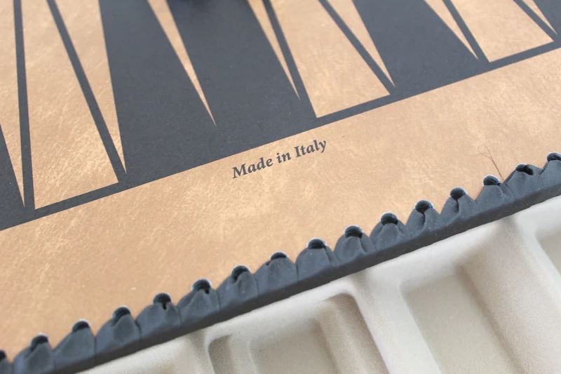 Échiquier en simili-cuir avec pions et backgammon – Grand format