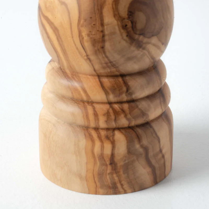 Moulin Traditionnel en Bois d’Olivier Fait Main