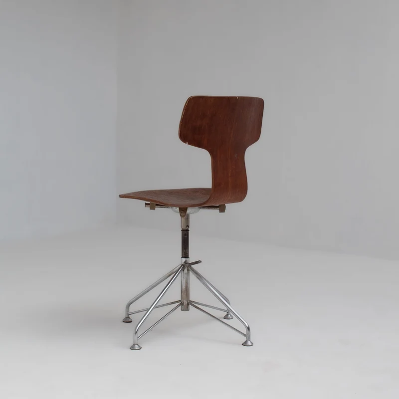 Set of 4 Arne Jacobsen Chairs