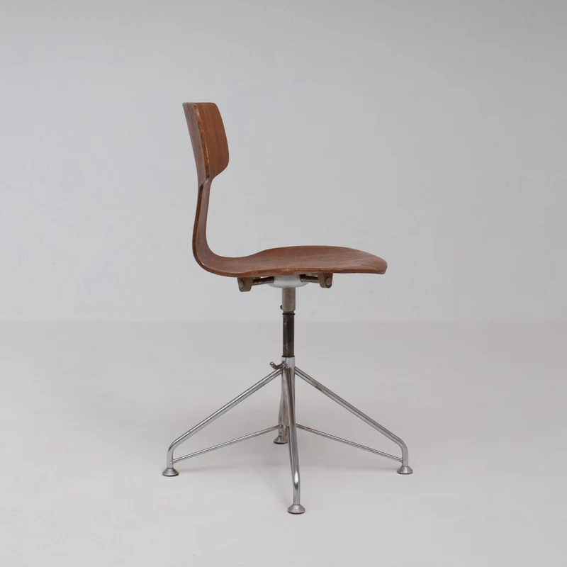 Set of 4 Arne Jacobsen Chairs
