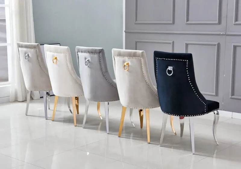 Chaises cloutées en velours moka et anneau argenté - Lara x4