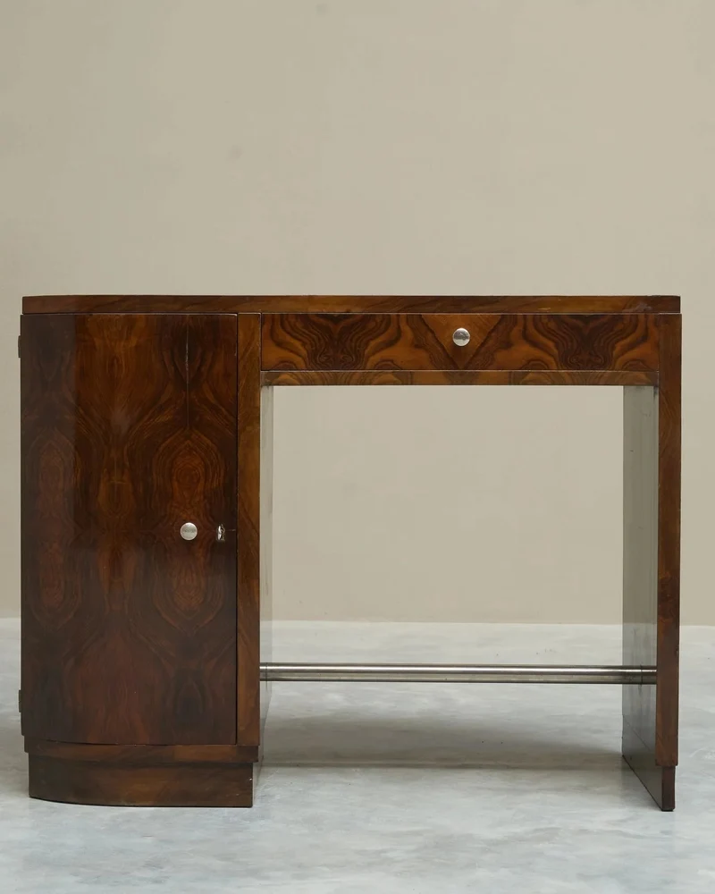 Art Deco Desk in Bookmatched Walnut Veneer 1930s