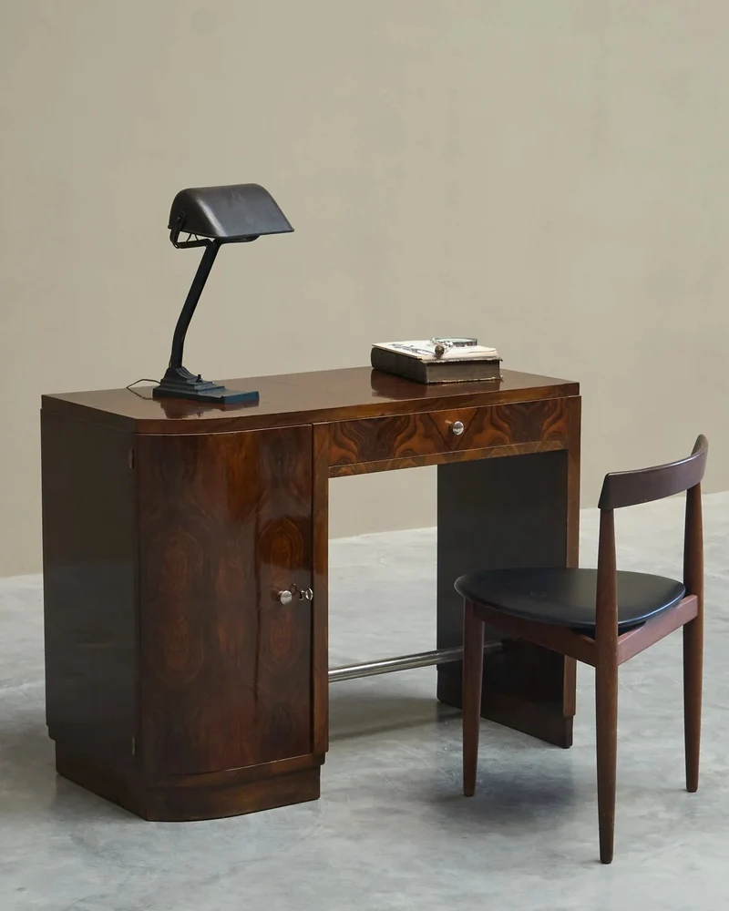 Art Deco Desk in Bookmatched Walnut Veneer 1930s