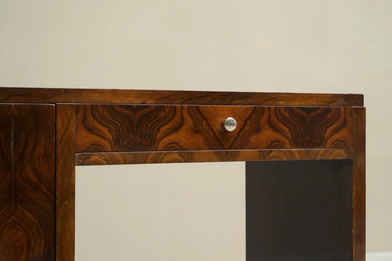 Art Deco Desk in Bookmatched Walnut Veneer 1930s