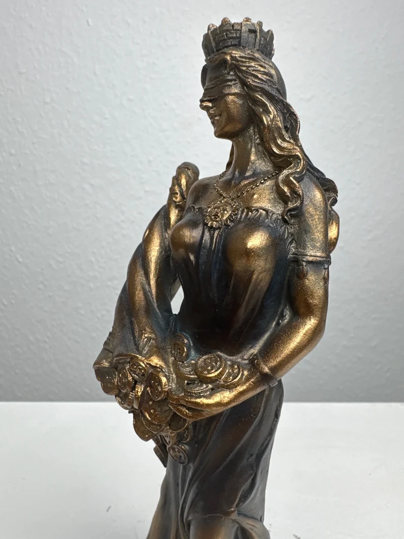 Sculpture de Fortuna – Déesse de la Chance et de la Richesse (Petite, Laiton Patiné Noir)