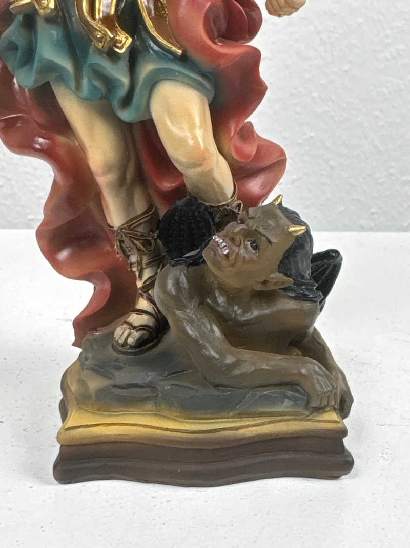 Sculpture de Saint Michel Archange (Statue Peinte à la Main)