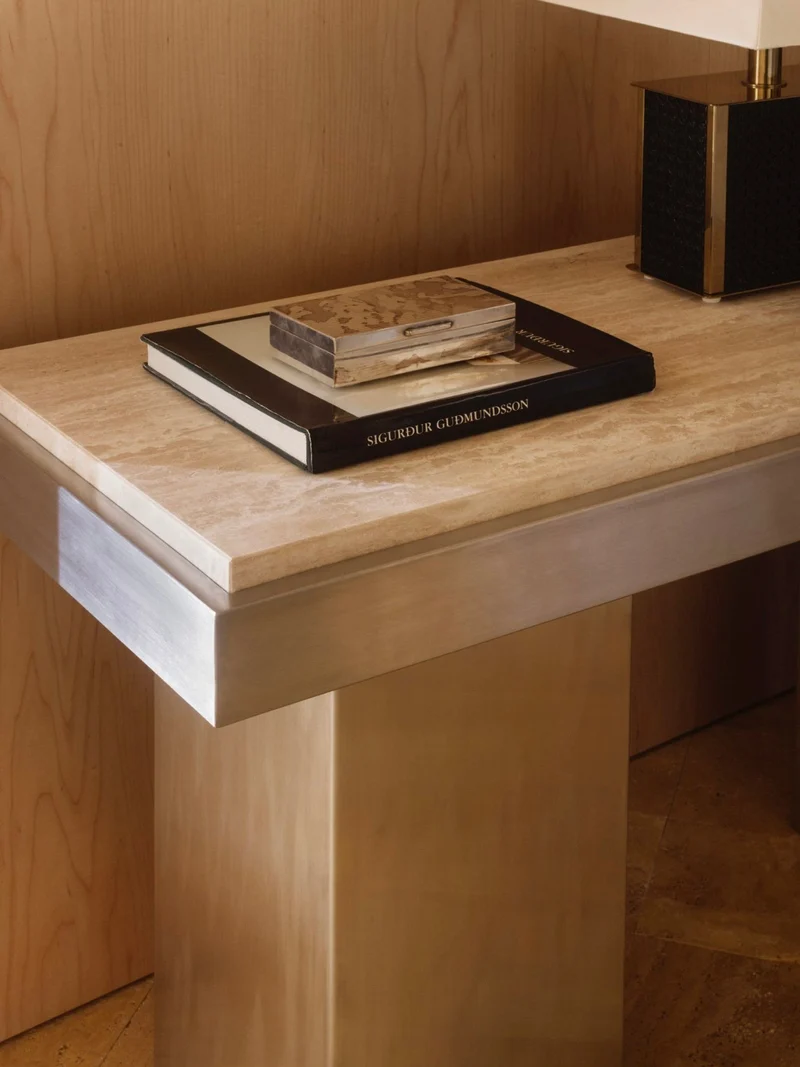 Console Table 01
