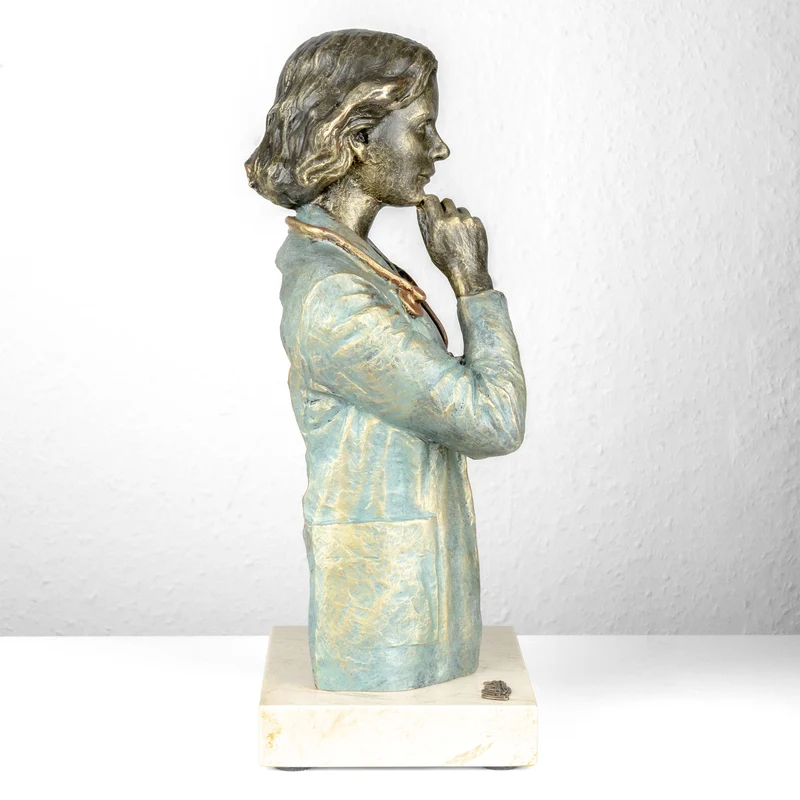 Sculpture Femme Médecin par Anglada sur Base en Marbre