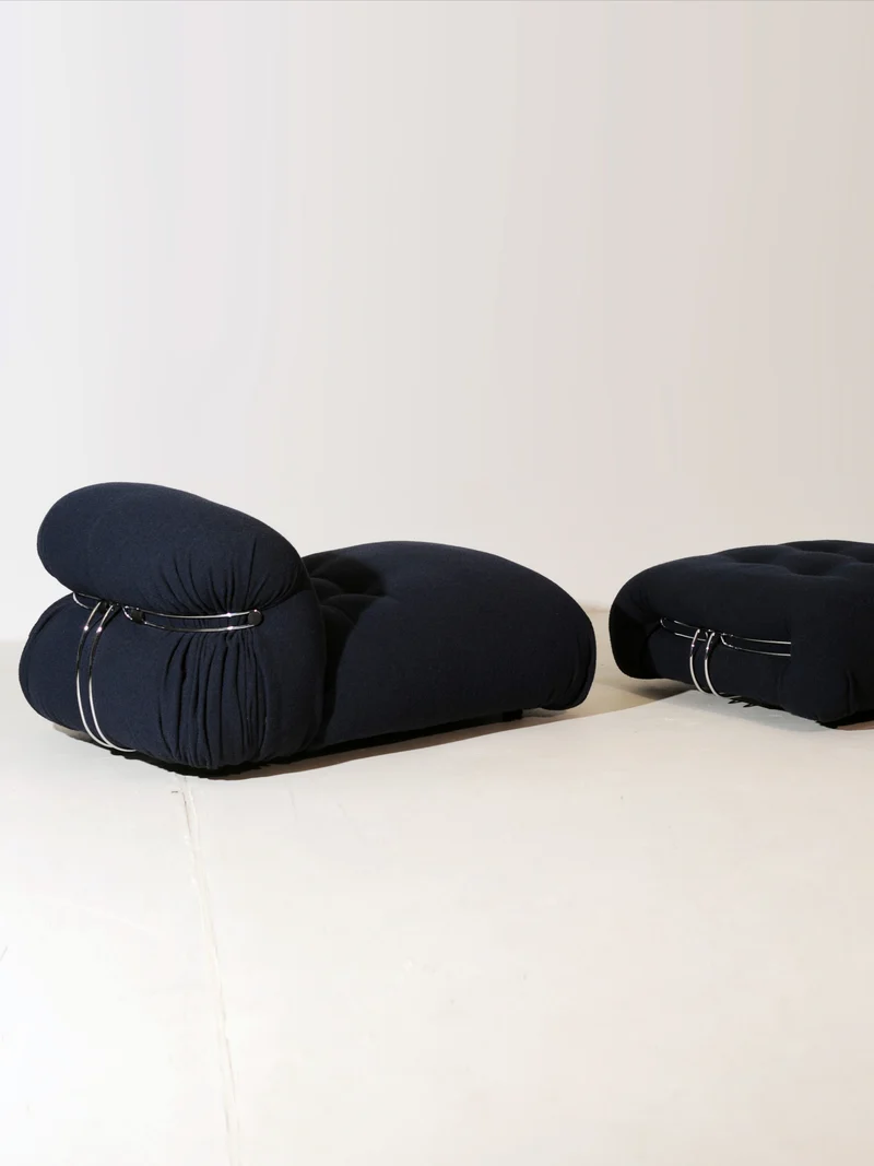 Soriana Chaise Longue and Pouf Set by Afra & Tobia Scarpa in Navy Boucle