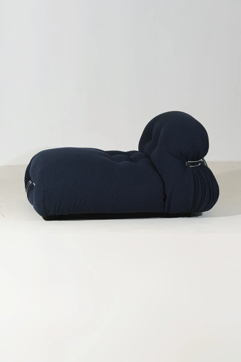 Soriana Chaise Longue and Pouf Set by Afra & Tobia Scarpa in Navy Boucle