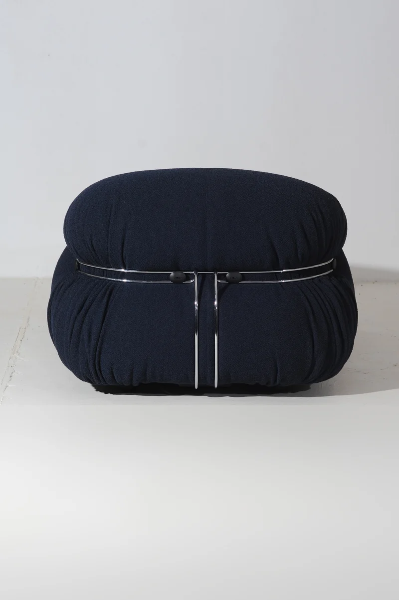 Soriana Chaise Longue and Pouf Set by Afra & Tobia Scarpa in Navy Boucle