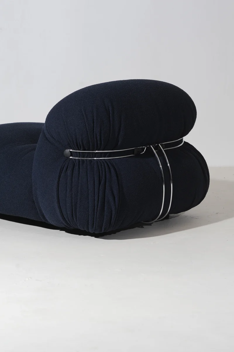 Soriana Chaise Longue and Pouf Set by Afra & Tobia Scarpa in Navy Boucle