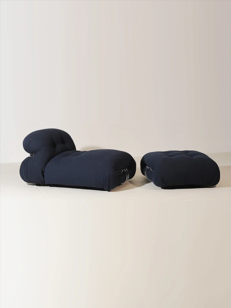 Soriana Chaise Longue and Pouf Set by Afra & Tobia Scarpa in Navy Boucle