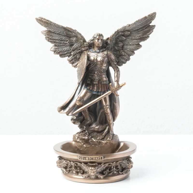 Saint Michel Archange avec Bénitier – Défenseur du Ciel (Statue en bronze à froid)