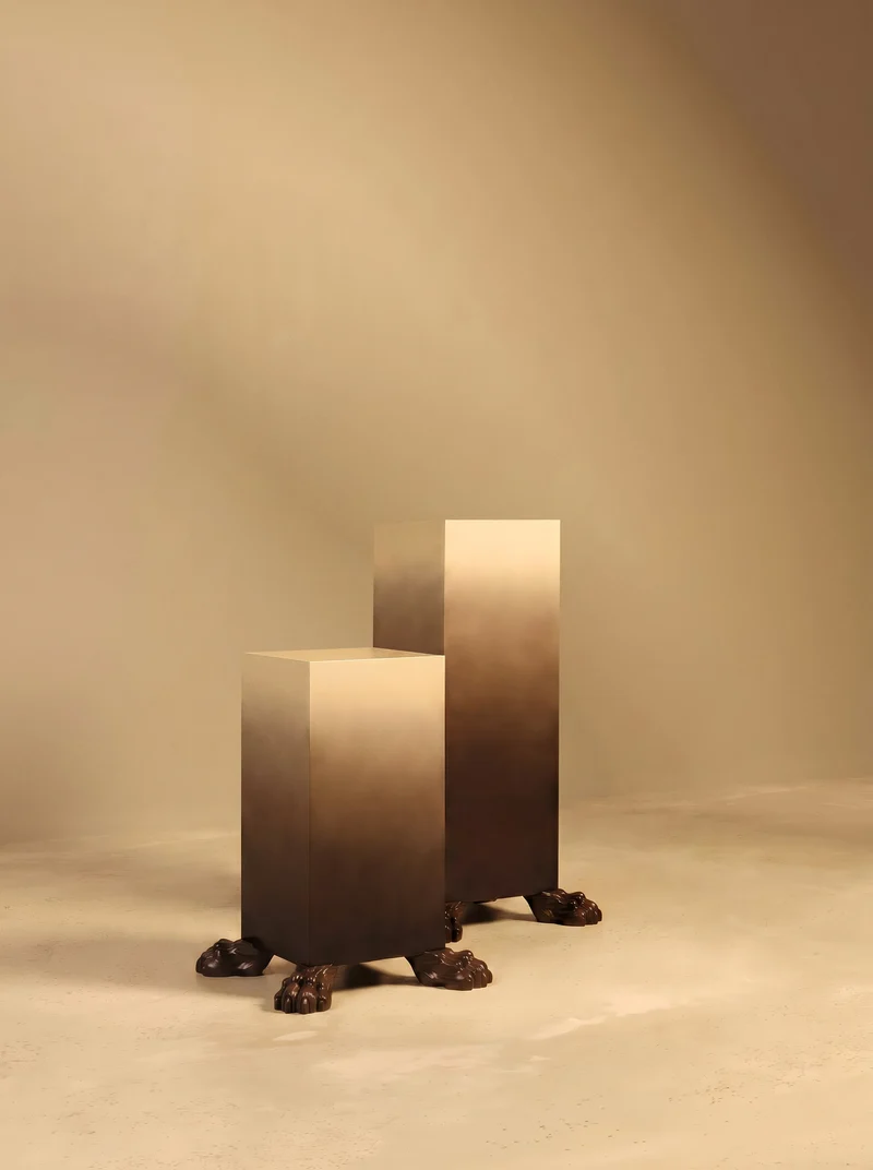CLAW Plinth II in Hand-Finished Ombré with Paw Feet