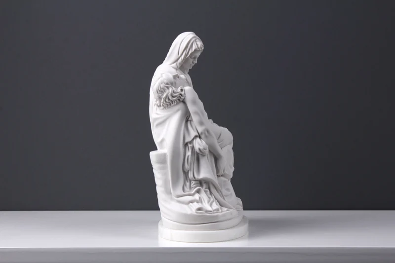 Sculpture Pietà (petite taille) - sculpture en marbre