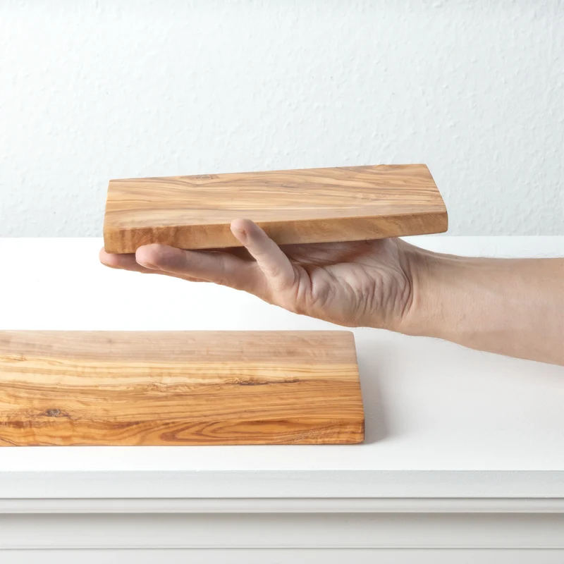 Set de Planches à Découper Rectangulaires en Bois d’Olivier Fait Main (2 Pièces)