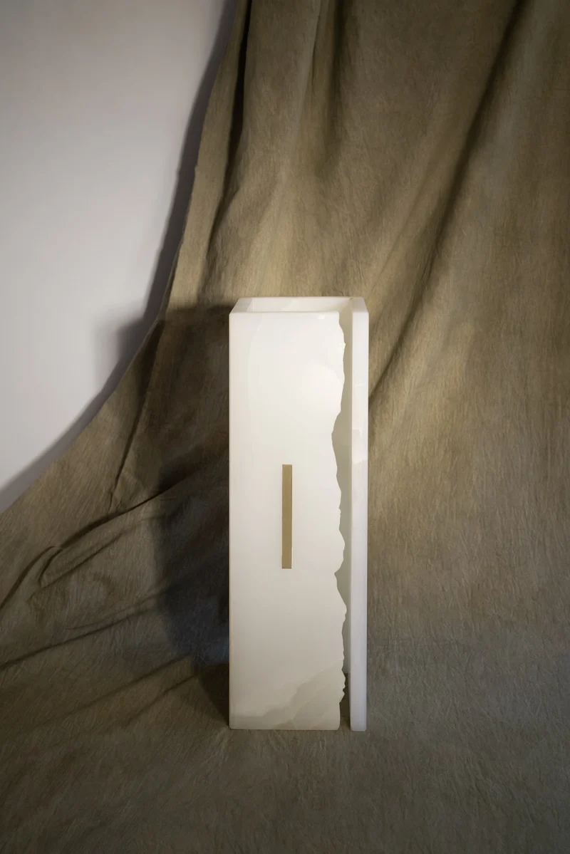 03C PURE WHITE ONIX Collectible Lighting in stone Table Lamp