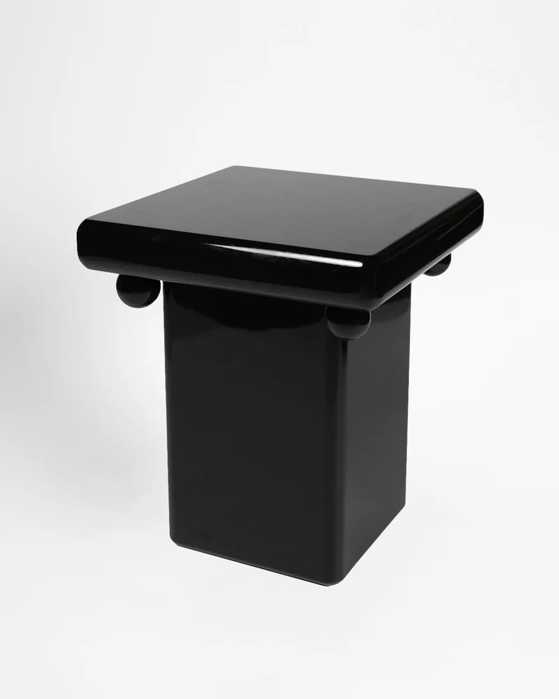 Stool - Bench in black laquer