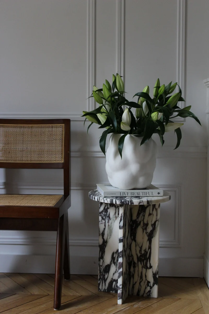 Rosie Calacatta Viola Table – Sculptural Marble by Marbera