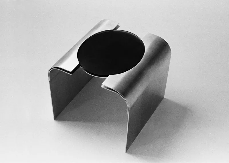 Side Table "Still Gaze" | Aluminium & Glass