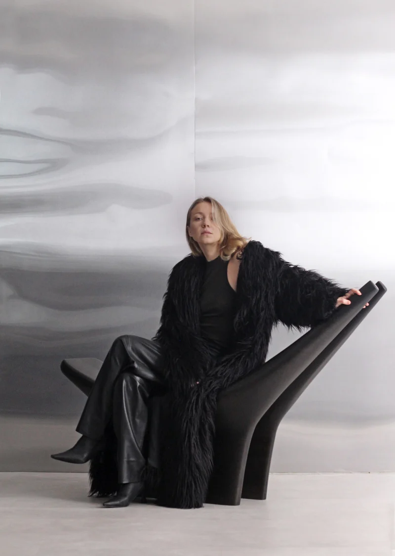 Dym Lounge Chair