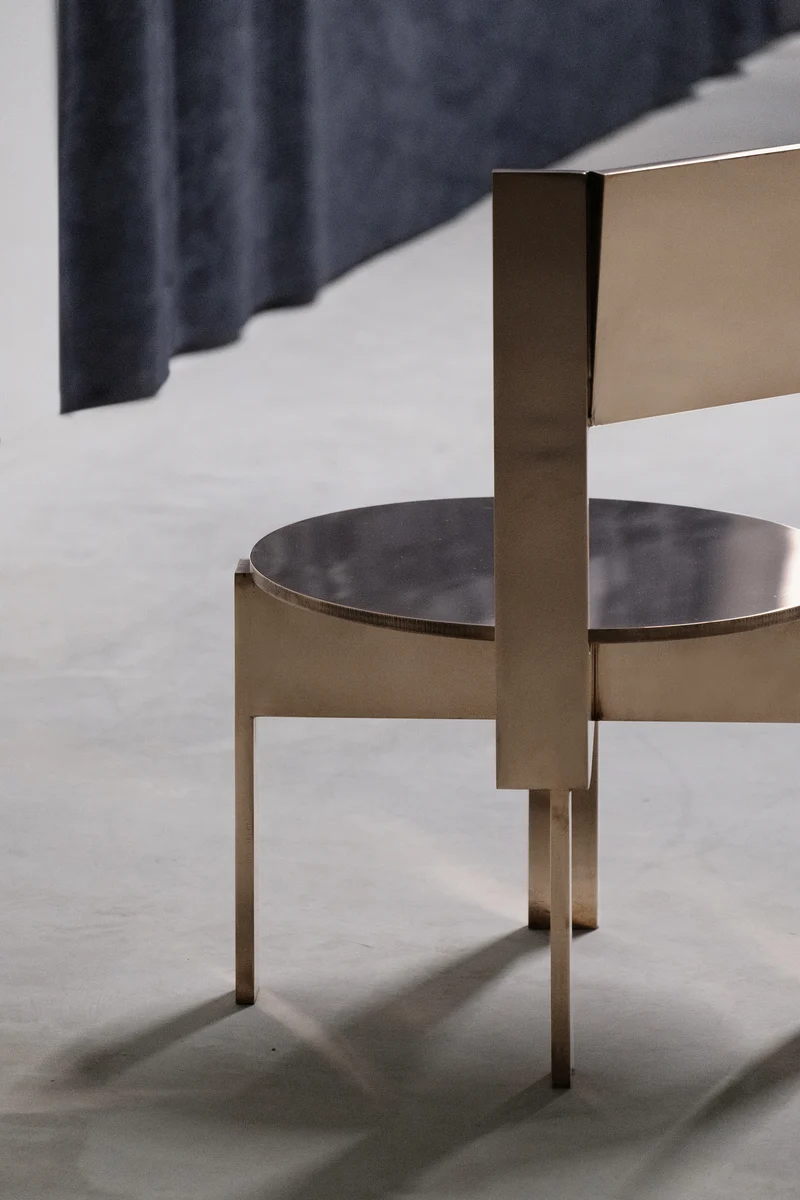 Ch 19.1 [b] - Low Chair