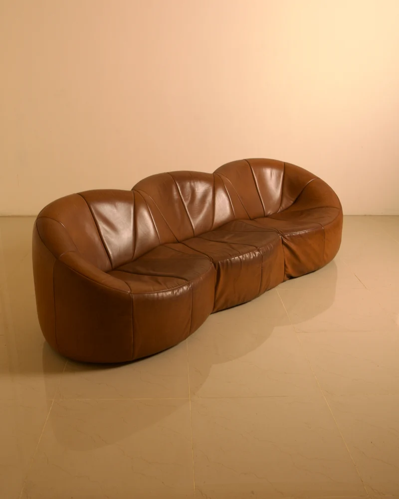 Three-seater "Pumpkin" sofa in patinated brown leather by Pierre Paulin for Artifort, 1980