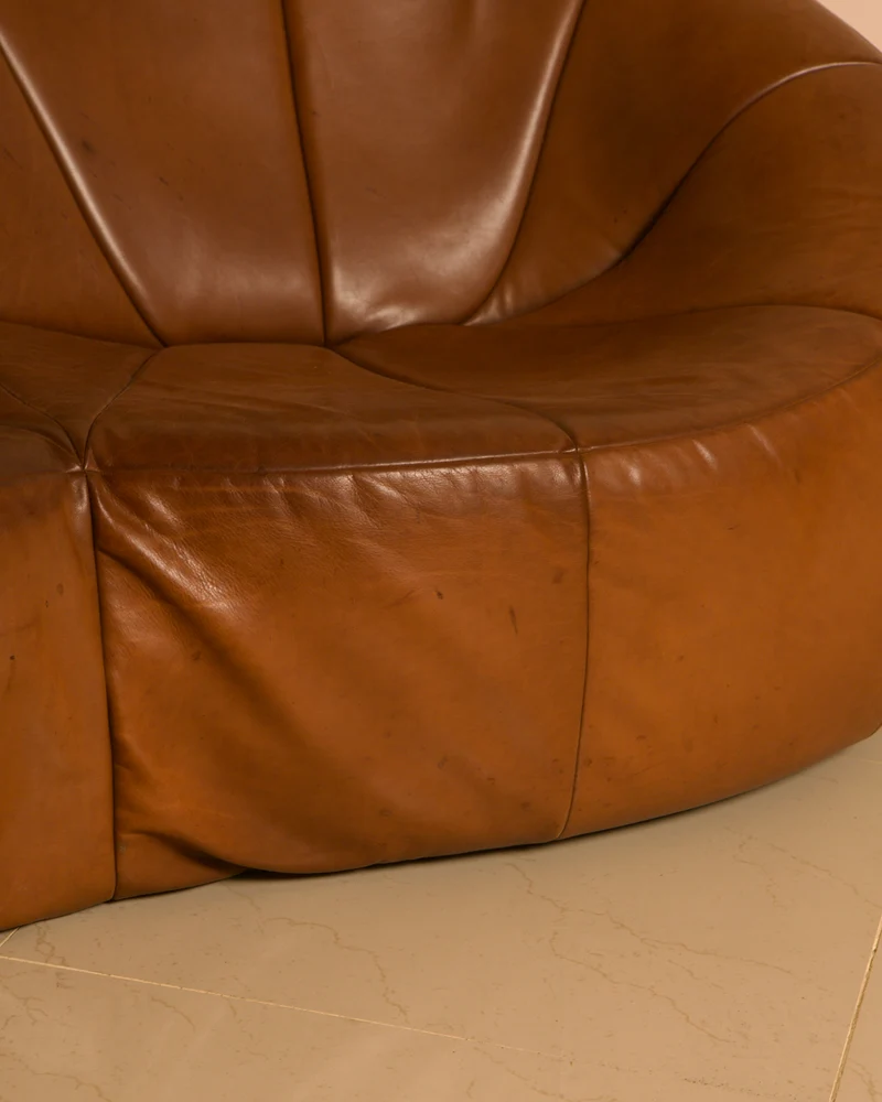 Three-seater "Pumpkin" sofa in patinated brown leather by Pierre Paulin for Artifort, 1980
