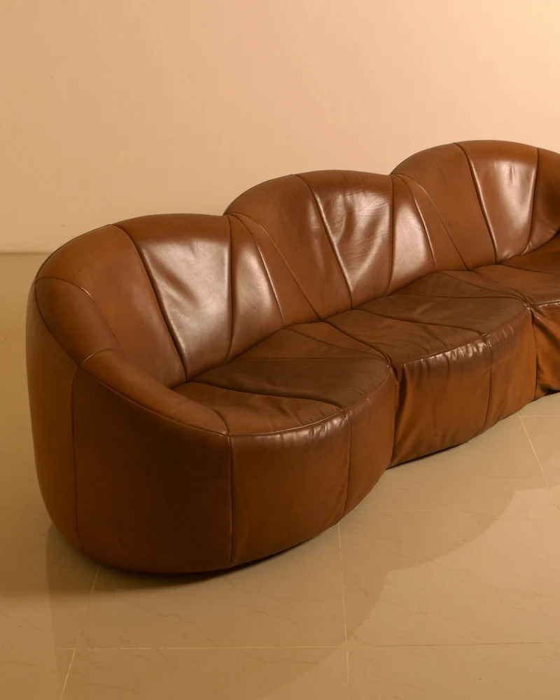 Three-seater "Pumpkin" sofa in patinated brown leather by Pierre Paulin for Artifort, 1980